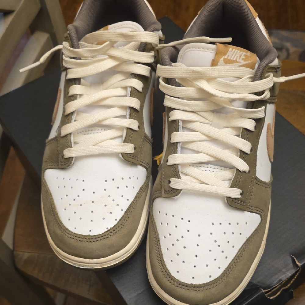Nike Men's White and Olive Green Sneakers